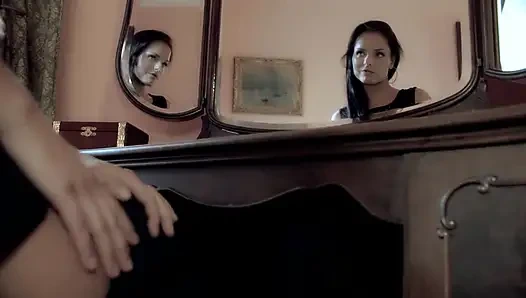 Büyük memeli kızıl saçlı mastürbasyon