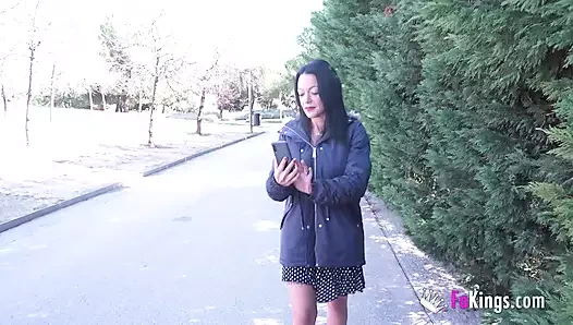 Aura Rodriguez çaylakları avlıyor! Ateşli bir aramada amatör bir genç erkek avcısı