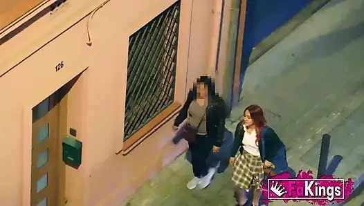 Üvey anneni iş gününe getir! 18 yaşındaki hatun kendi üvey annesini ilk porno filmine getiriyor