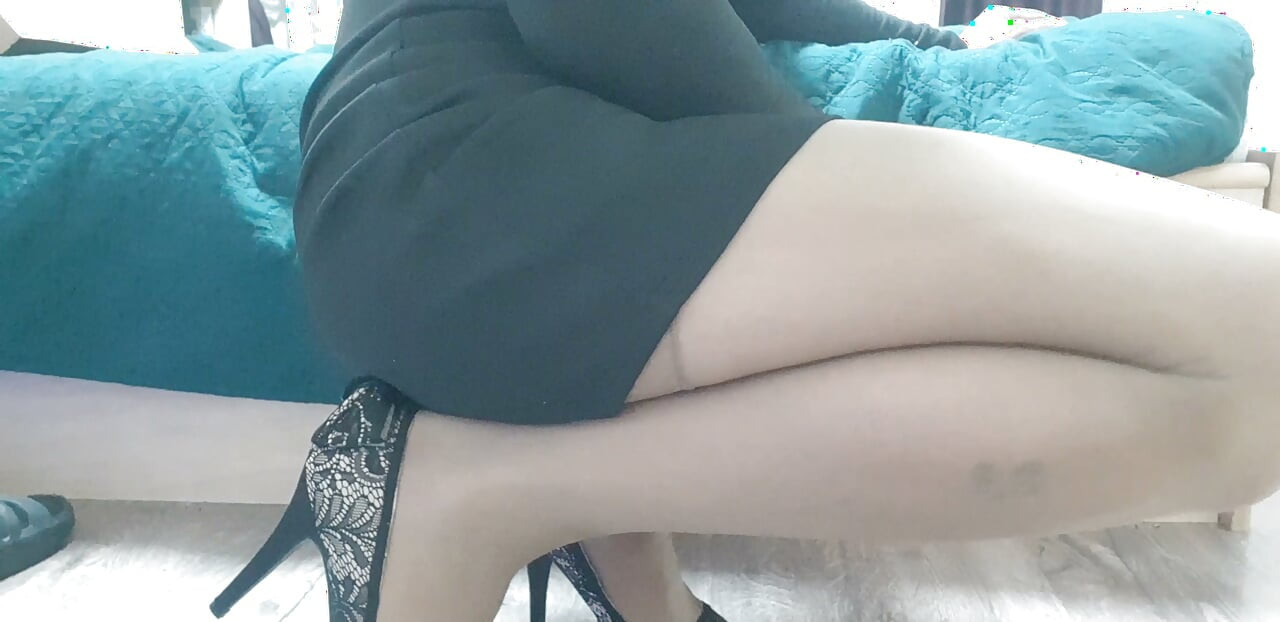 Naylon çoraplı seksi bacaklar
