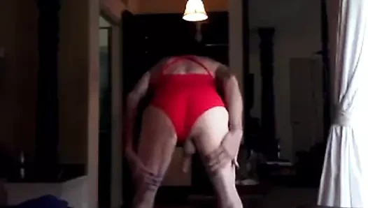 Kırmızı mayo masturbasyon yapmak.