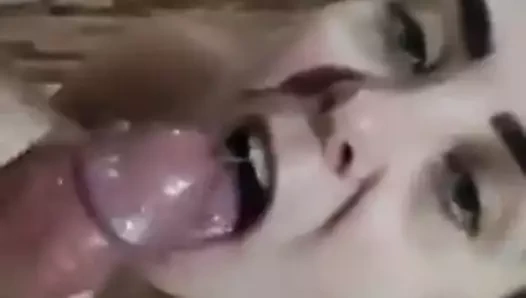 Espanhola com gozada na boca