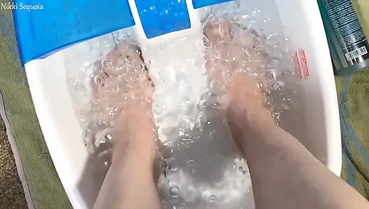 Ayak sırılsıklam ayak parmak kıpırdatıyor