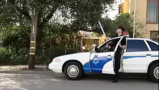 Titanmen - 101'deki polis kulübesi