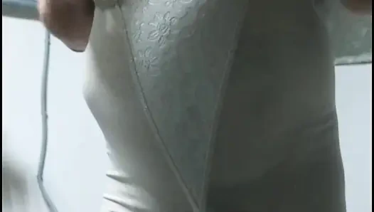 iki zaman aşındırmış tulum.