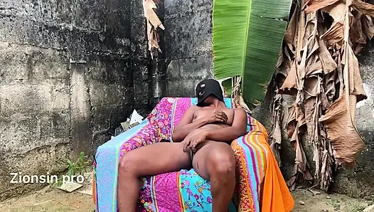 Afrikalı Sıcak Havada açık Havada Ateşli Sikişiyor