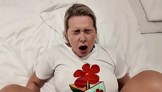 Üniversite ödevimden sonra üvey annemi siktim