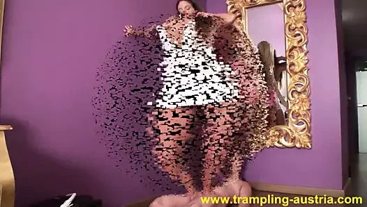 ayaklar altına alma fetişi