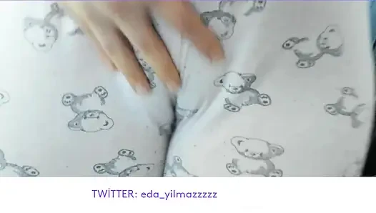 CAMELTOE- MASTURBATE WITH PAJAMA- RUBBING PUSSY WITH PAJAMA