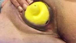 Limon amcığını itti