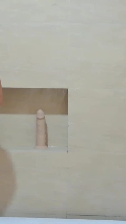 Duşta En Sevdiğim Dildoyla Oynuyorum, Amcığım Baştan Çıkarmaya Zar Zor Direniyor!
