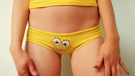 Onun genç seksi vücudu kesinlikle sizi hemen harekete geçirecek.