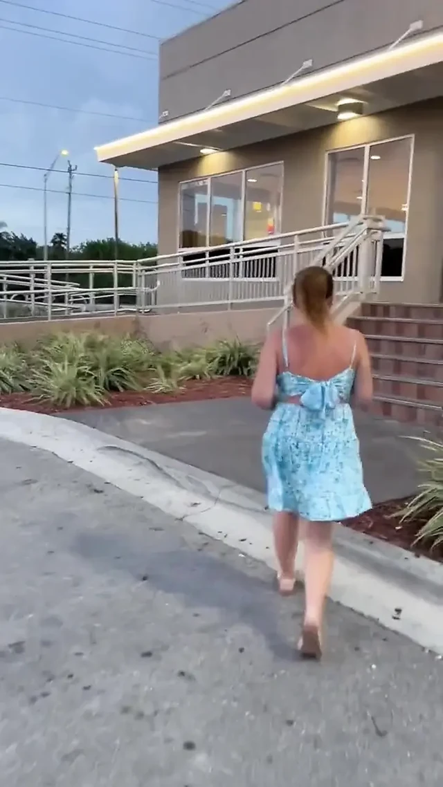 Mcdonalds'ta sürtük orta yaşlı seksi kadın