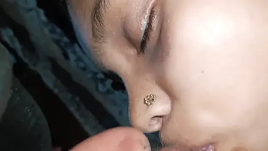 Desi bhabhi ne bulaya hai chudne keliye remotask