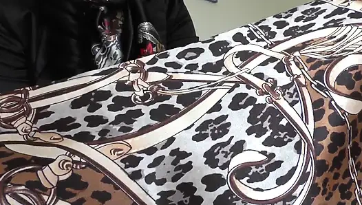 Paskalyada saten atkımın üzerine boşalabilirsiniz, Lady Victoria Valente