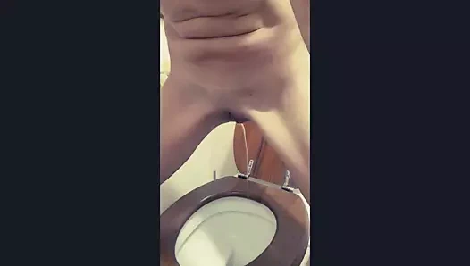 Maja – amatör karısı pissing