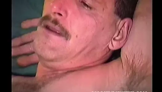 Amatör Steve mastürbasyon yapıyor