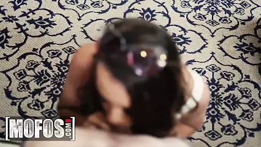 Esmer bebek sadaka crawford kedi sürülmüş tarafından ona bf