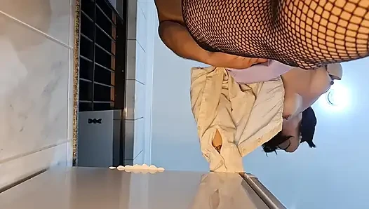 File çoraplı sekreter kremalı turtaya kadar anal seks yapıyor.