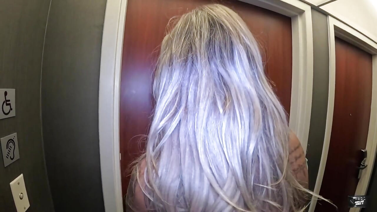 Bir playboy orta yaşlı seksi siktiğime inanamıyorum