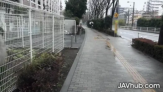 Kanako kirimoto parkta sikişmek için alınıyor