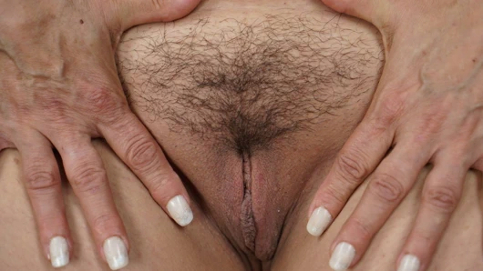 Güzel anneanne kedi