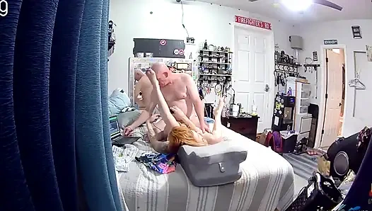 Zoey Portland büyük yarak alırken ringde yakalanıyor