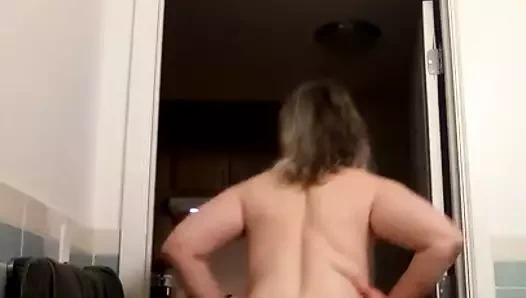 Erkeklerin kriko yapmasını izlemeyi seviyorum