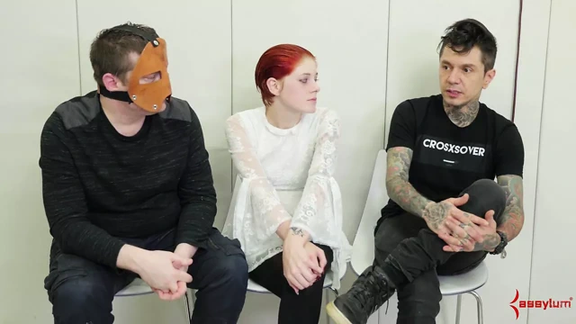 bağlı fahişe öğürerek ve alma oynamıştı