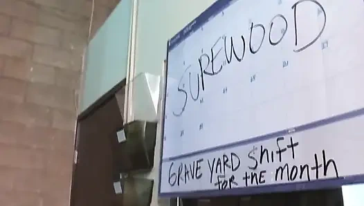 Depo sürtüğü kalın yarağa biniyor ıslak