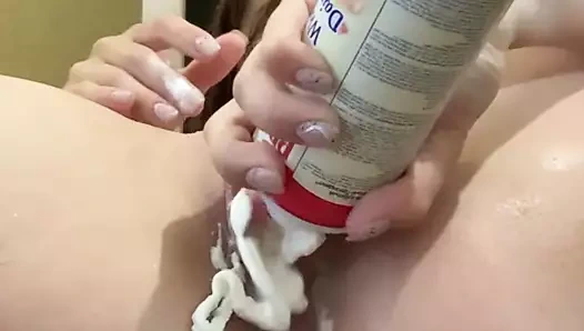 Ritafox onu anüs ve kedi üzerine krem ​​koymak ve onu becermek için bekler