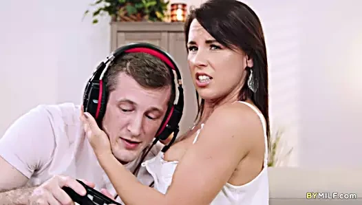 yaramaz anne asosyal üvey oğlu için bazı beceriler gösterir