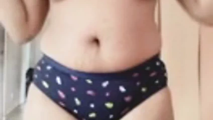 Hintli götlü tatlı kız