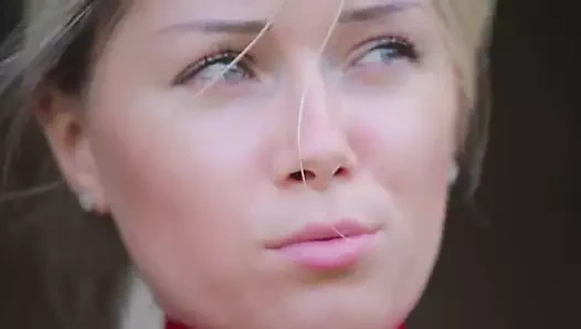 Kırmızı latekste özgürlük