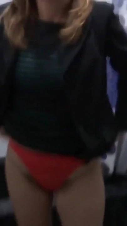 Мощный момент из "Писсинг, подборка моей 58-летней латинской жены"