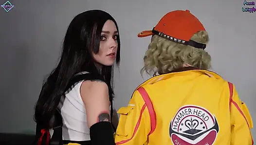 Cindy ve Tifa ve aç delikler