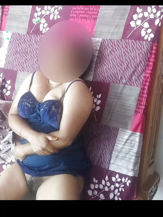 Ateşli desi boudi büyük sulu memeler zıplıyor sert dölleme seksi