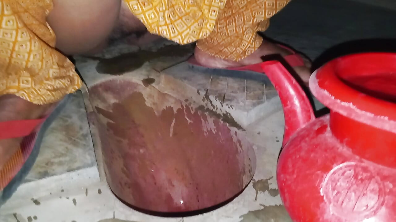 Hintli ilk kez yalnız evde seksi