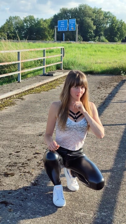 Christinax_Official açık havada gırtlağına kadar alma ve yüze boşalma derlemesi