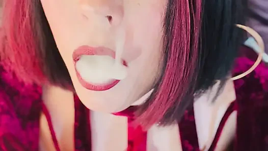 Kadife ve sigara! Tina Snua chain sigara içiyor 2 mantar 100 sigara - sürüklenen omi ome snap sigara içeni içine alıyor