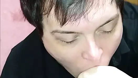 Büyük yüz itibaren asılı anon düz adam