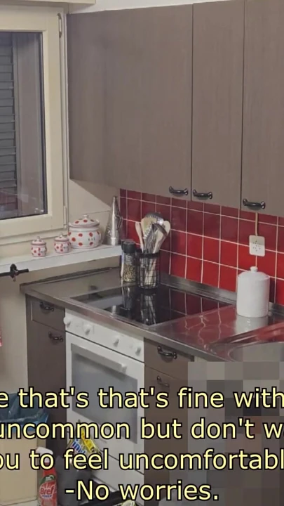 Bu yakışıklı hetero evli tesisatçıyı bir adama ilk saksosunu denemeye ikna ediyorum ve boşalana kadar onu emmeme izin verdi | Klip 1