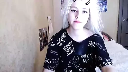 Sarışın kedi onun yüksek topuklu sikikleri!