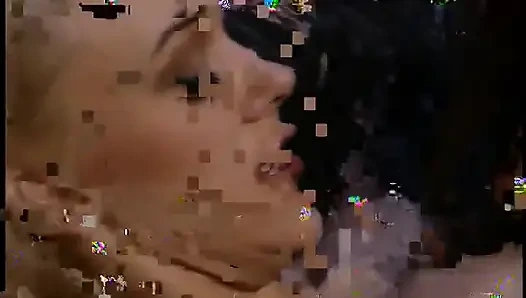 Çarpıcı sarışın Kaitlyn Ashley yeni en yüksek puanlı göğüsleri için kozmetik cerrahına minnettar olmak istiyor