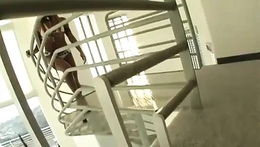 Büyük götlü zenci genç kız büyük zenci yarağına biniyor