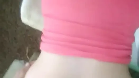 Arkadaşımla netflix izledikten sonra oturma odasında sikişiyorum