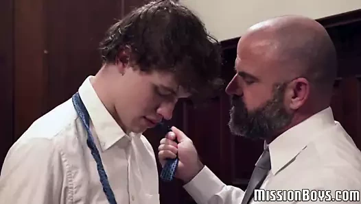 Mormon twink barebacked tarafından hunky bear baba