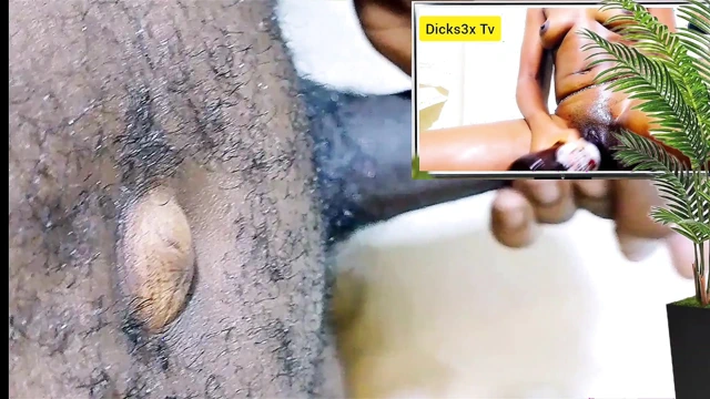 Ateşli porno şişeyle sikişirken yalnız genç mastürbasyon yapıyor, sert dölüm boşalana kadar kendi cinsel zevkin tadını çıkarıyor