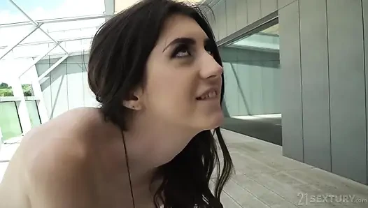 21sextury lexi luna büyük yarak için göt deliğini açıyor