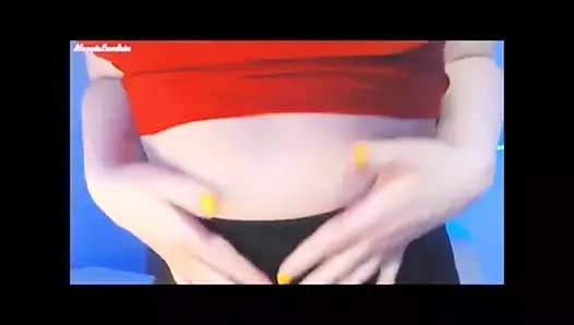 Maggielandrin büyük memeler